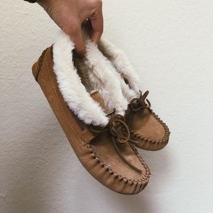 Minnetonka Chrissy Bootie Slippers